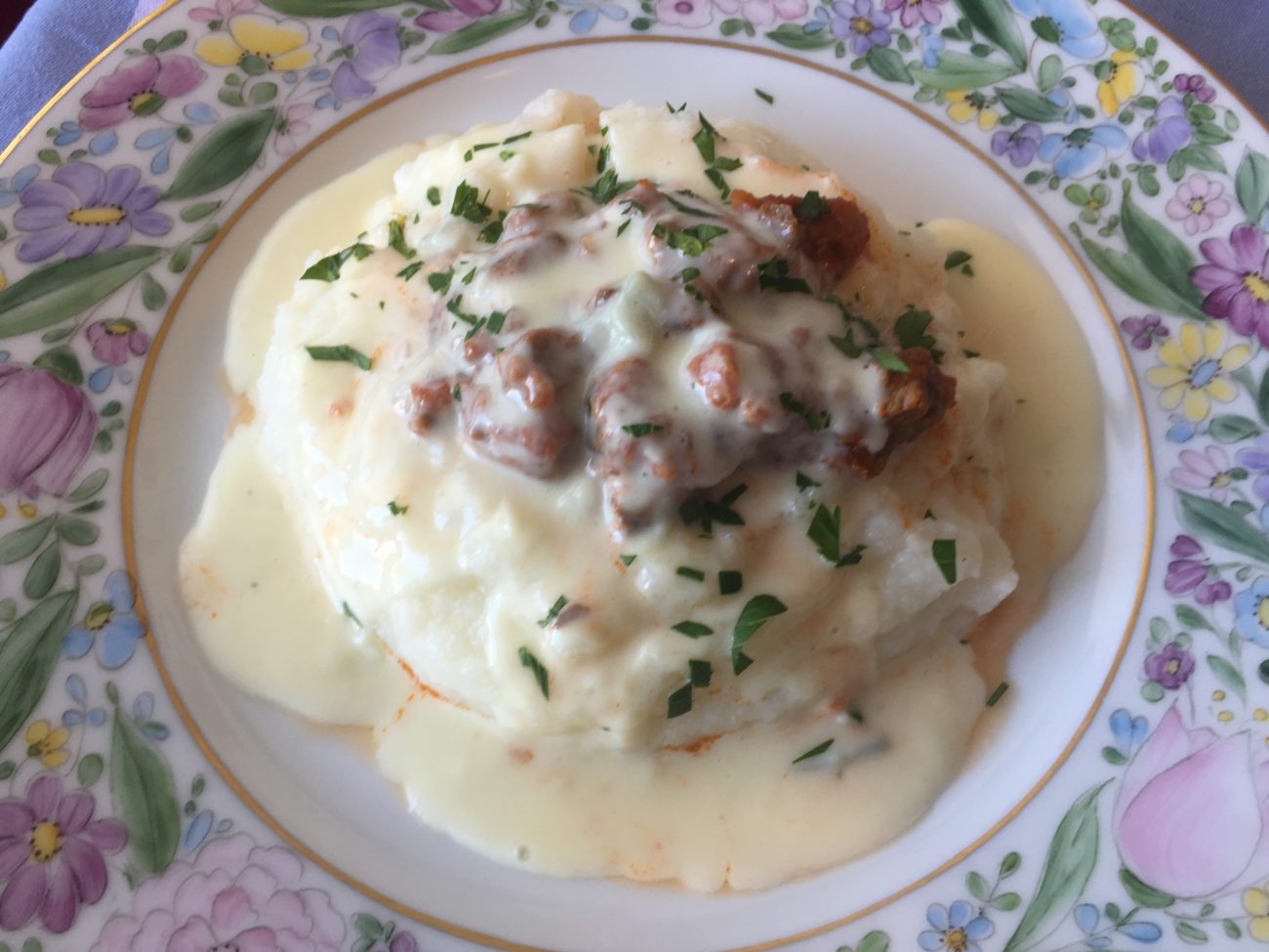 Nido di polenta con ragù d’anatra e crema di formaggio