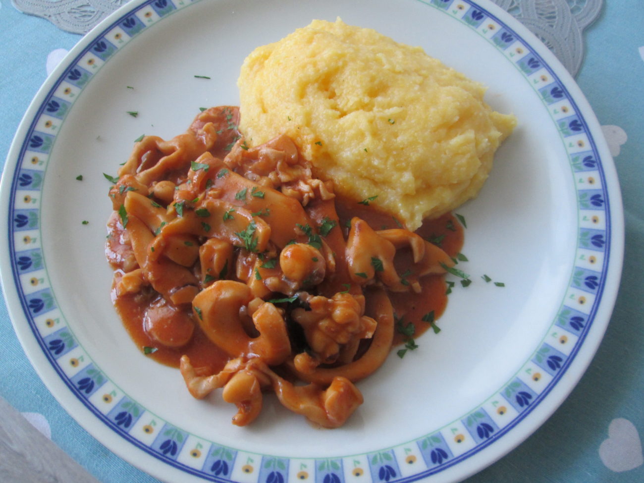Seppie in umido con polenta