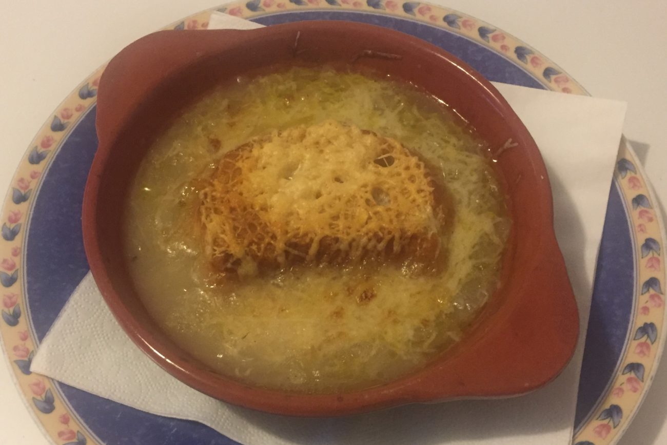 Zuppa di cipolla gratinata