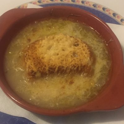 Zuppa-di-cipolle-gratinata