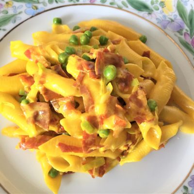 Garganelli-con-speck-porro-e-zafferano