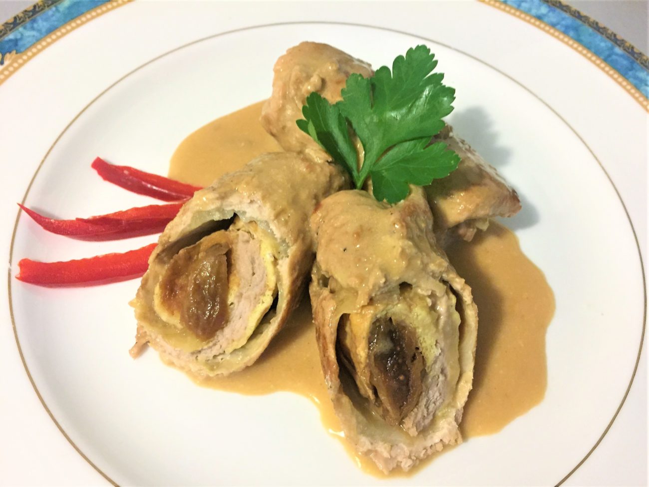 Involtini di maiale con omelette e fico