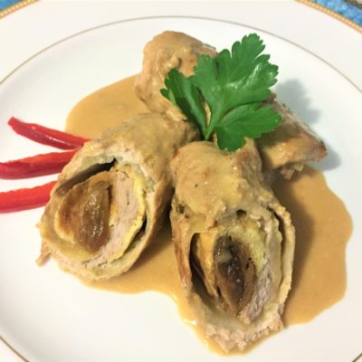 Involtini-di-maiale-con-omelette-e-fico