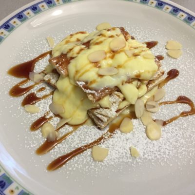 Millefoglie-con-caramello-e-mandorle