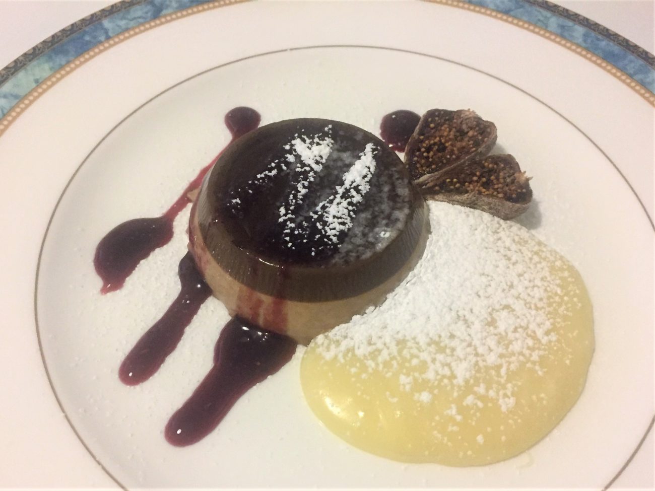 Panna cotta al caffè con cioccolata bianca