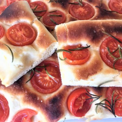 Focaccia-con-pomodorini