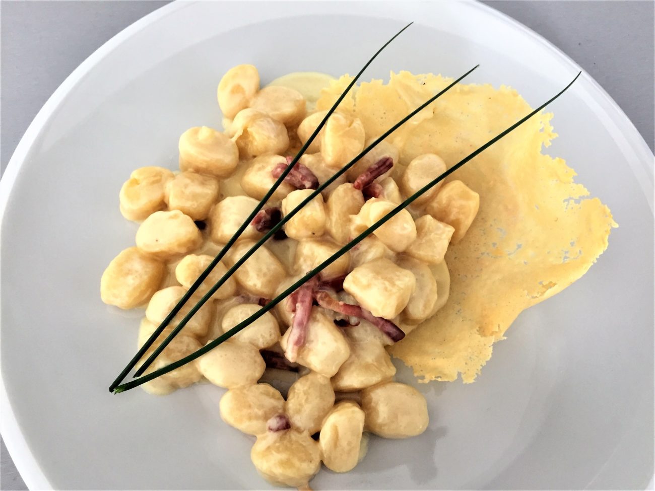 Gnocchi di patata con speck e formaggi