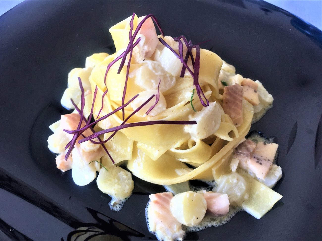 Pappardelle con asparagi e trota salmonata