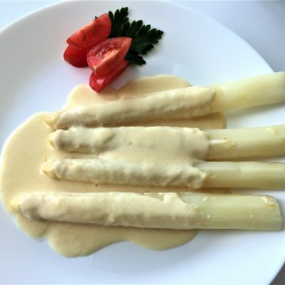 Asparagi-con-crema-di-parmigiano-reggiano