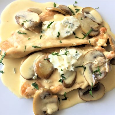 Petto-di-pollo-con-funghi-e-gorgonzola