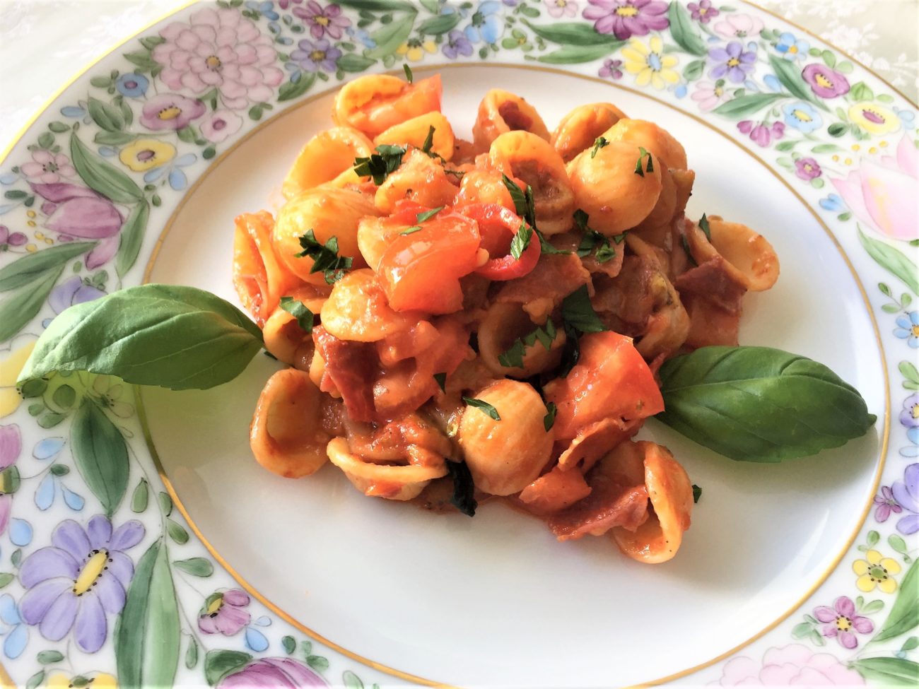 Orecchiette con prosciutto crudo e melanzane