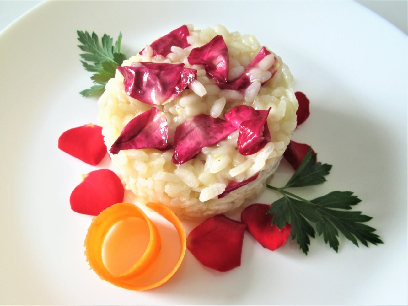 Risotto con petali di rosa