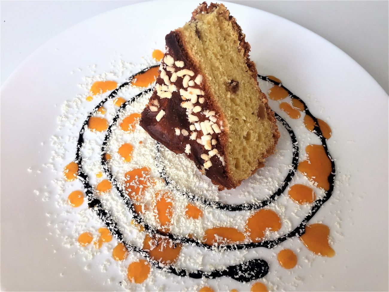 Torta con canditi e uvetta