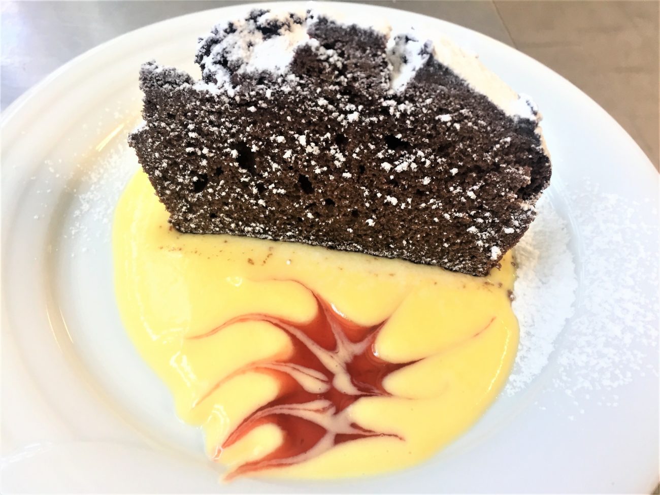 Trancio al cioccolato con crema
