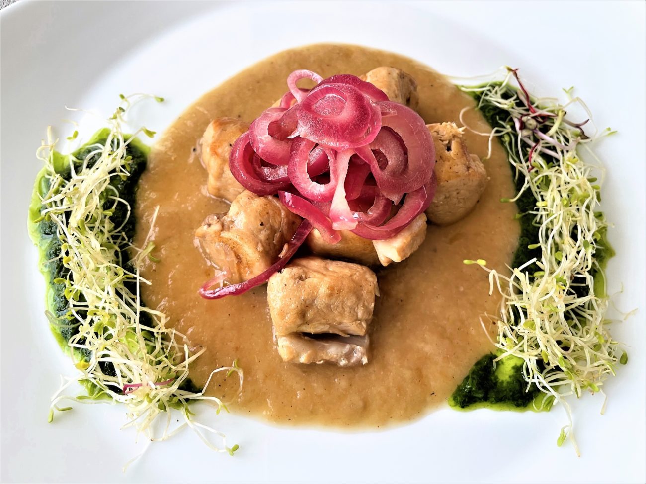 Bocconcini di coniglio con cipolla di Tropea