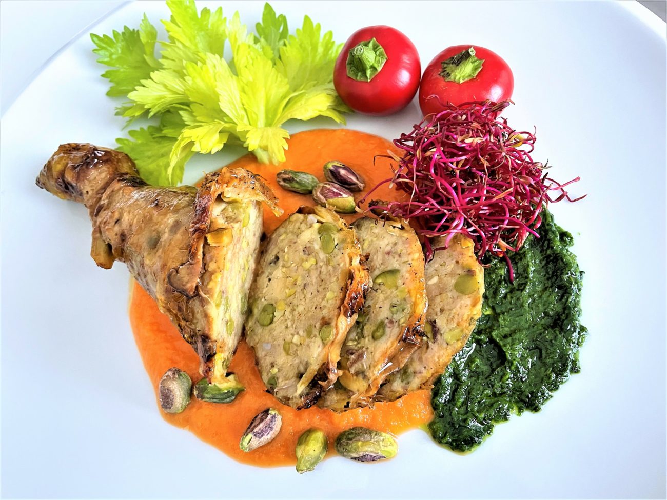 Coscia di pollo ripiena ai pistacchi