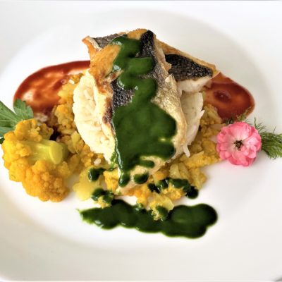 Filetto-di-branzino-con-salsa-di-spinaci