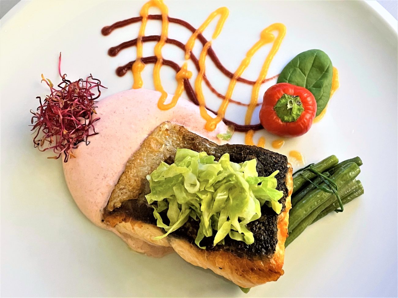 Filetto di salmone con salsa rosa al rafano