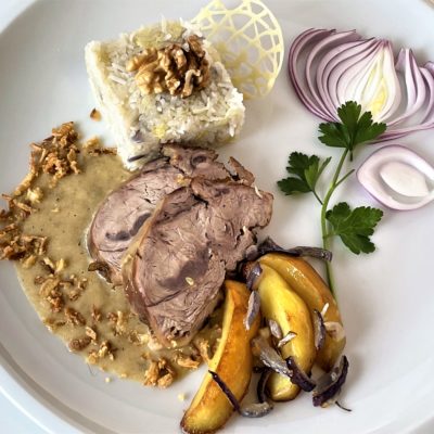 Arrosto-di-vitello-con-cipolla-e-noci