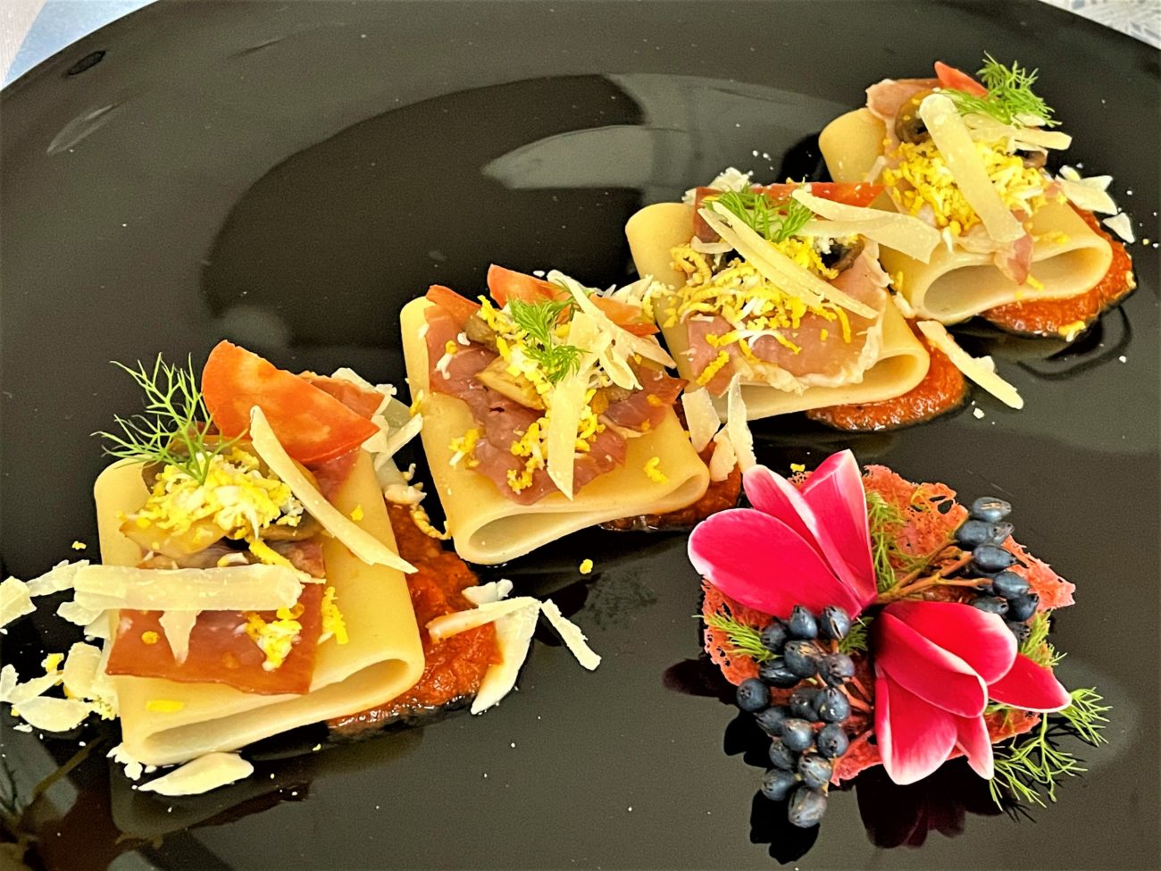 Paccheri con prosciutto e funghi