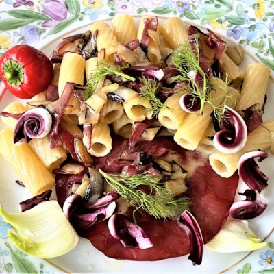 Rigatoni-con-bresaola-e radicchio-trevisano