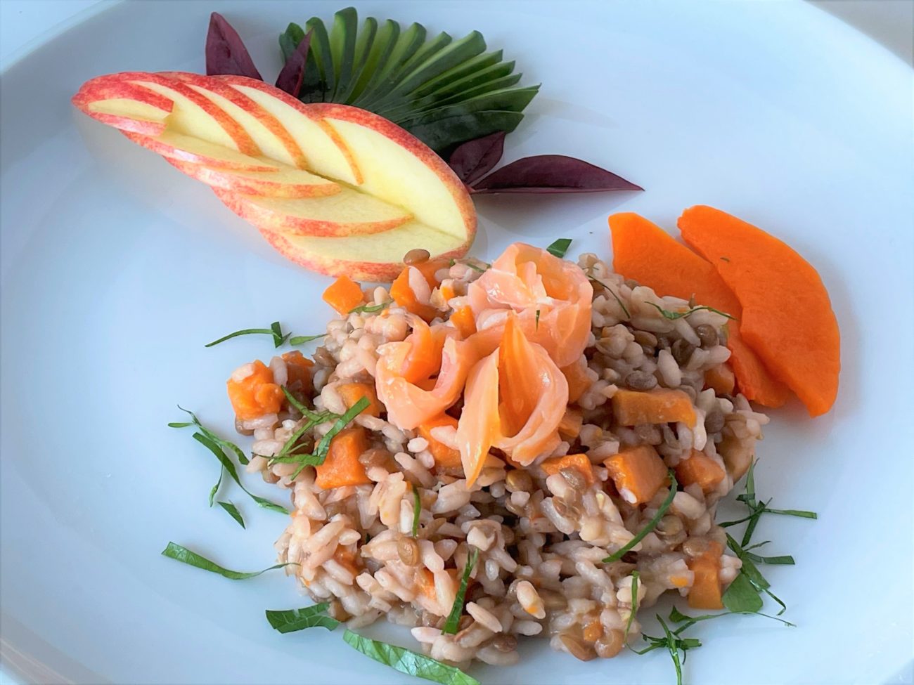 Risotto con lenticchie, zucca e salmone affumicato