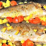 Branzino al forno con patate olive e pomodorini