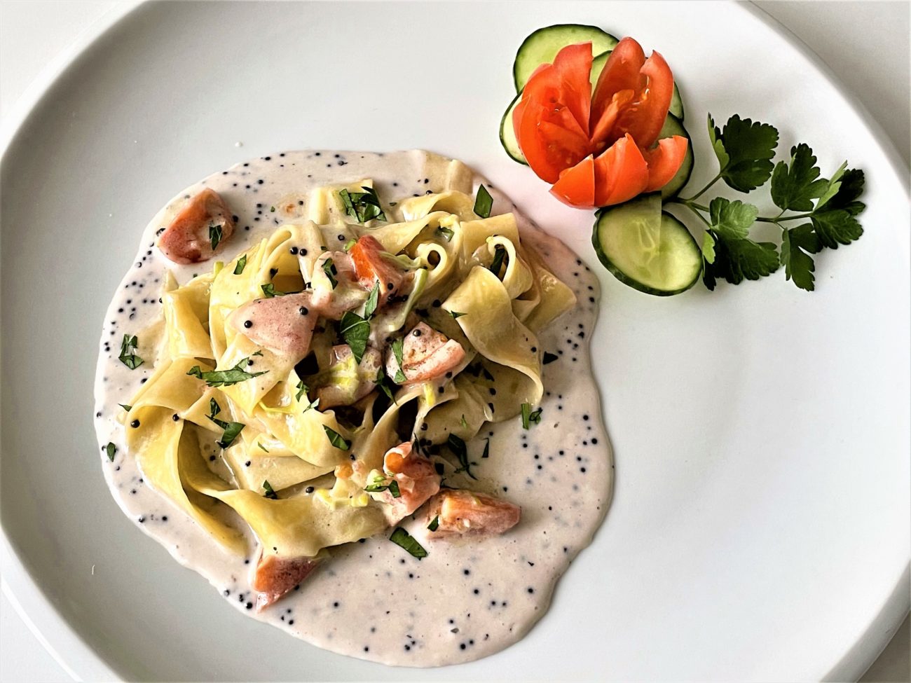 Pappardelle con caviale e pomodoro piccadilly
