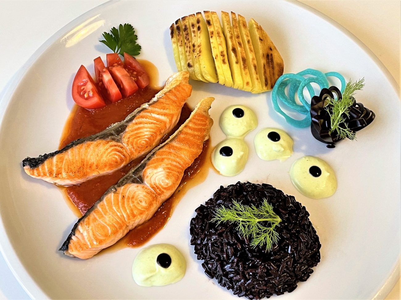 Salmone alla pizzaiola con riso venere