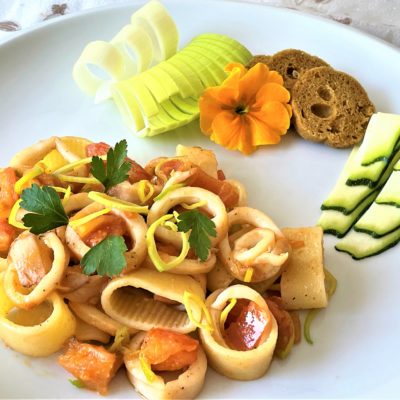 Calamarata-con-porro-e calamari