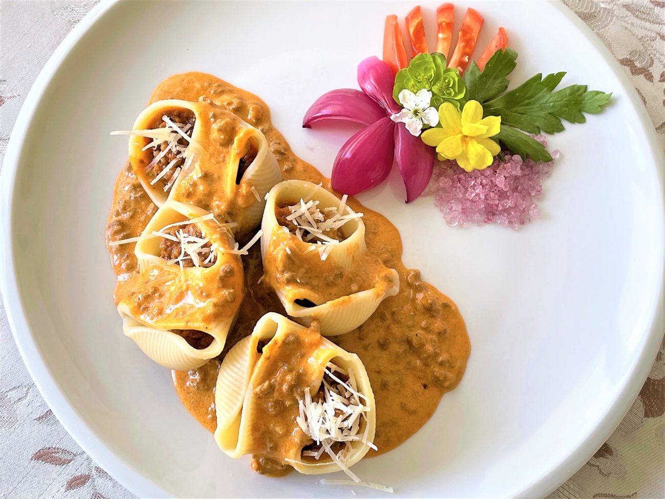 Conchiglioni con ragù alla piemontese.