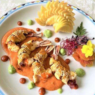 Code-di-gamberone-in-sfoglia-al-sesamo-con-salsa-rosa