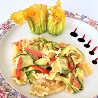 Mafalde-con-zucchine-e salmone-affumicato