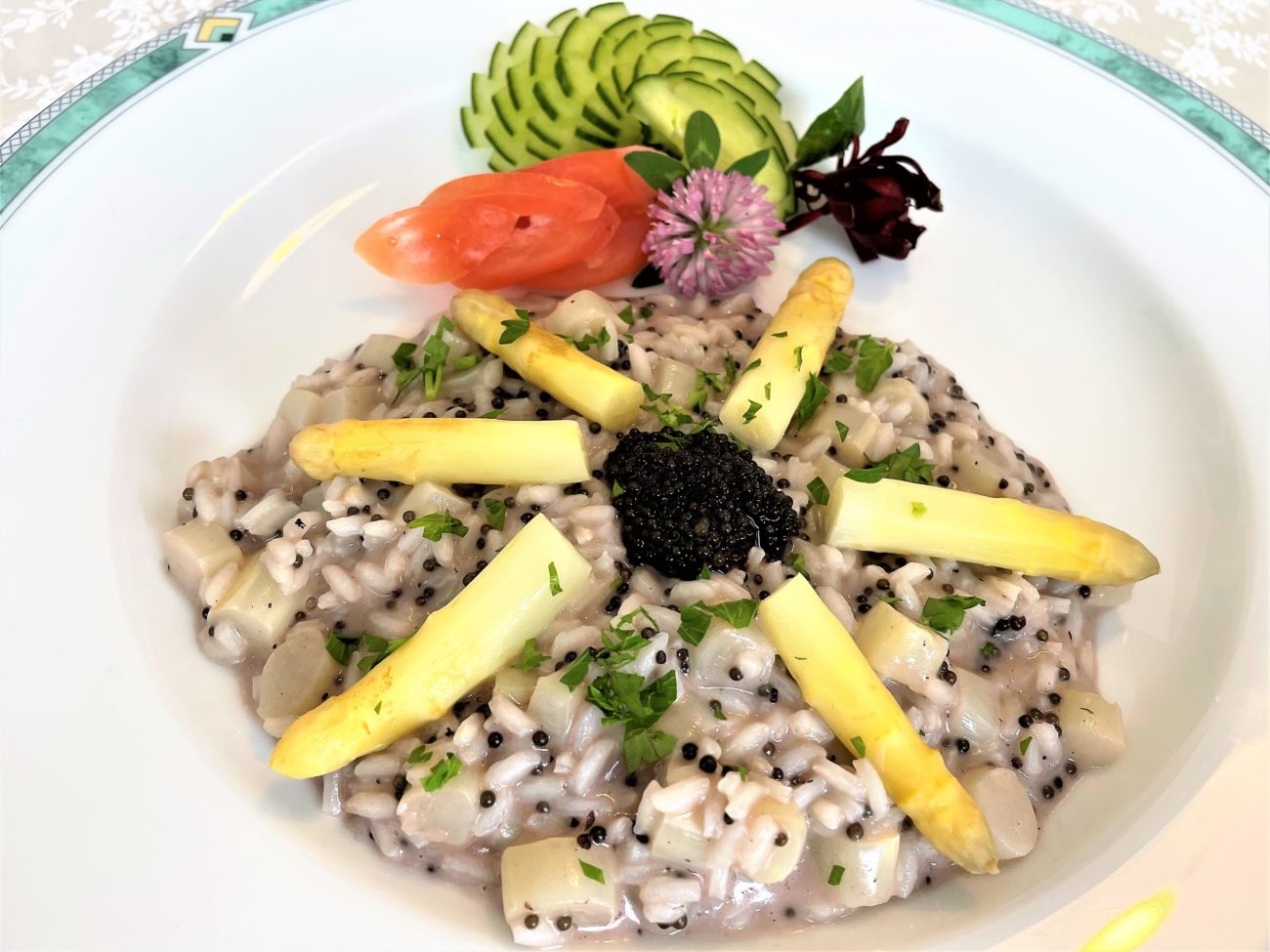 Risotto con asparagi e caviale