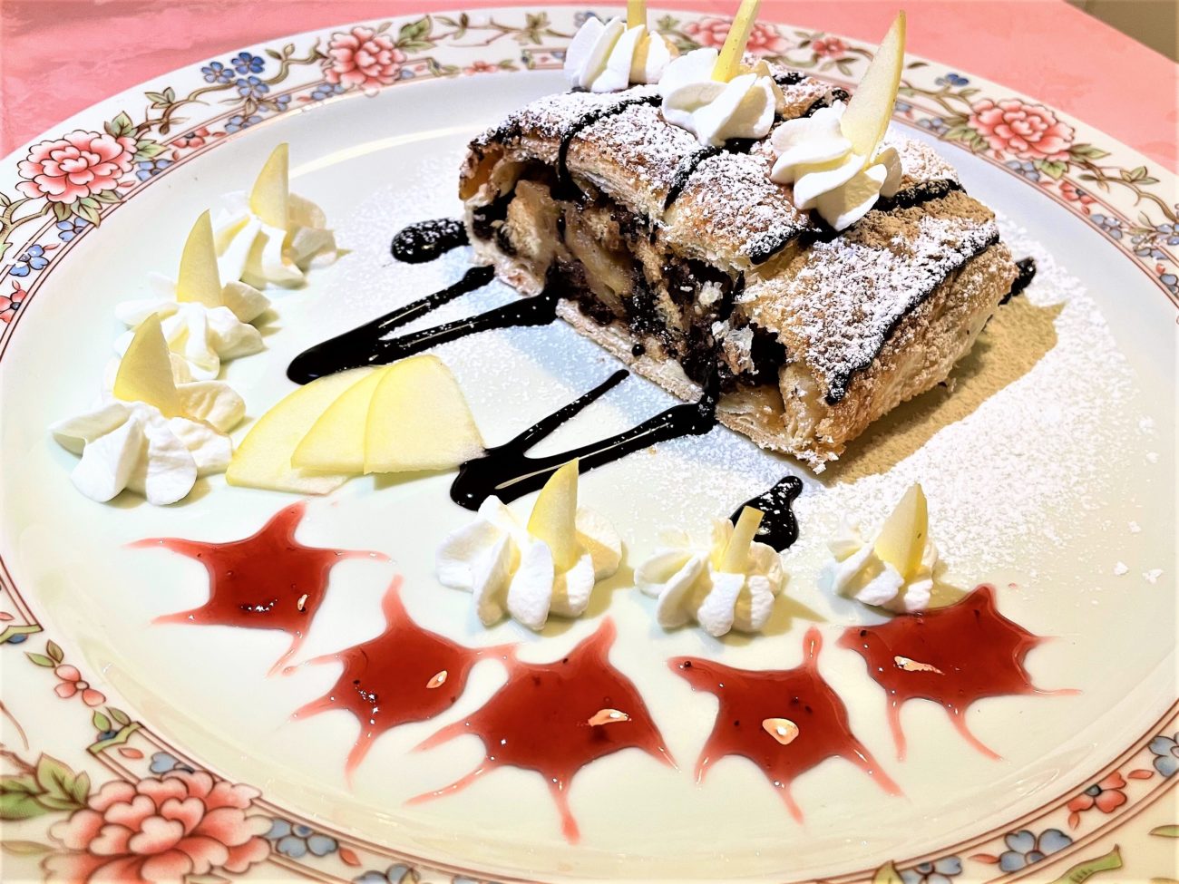 Strudel di mele con cioccolato