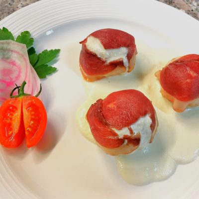 Gnocchi ripieni di montasio con salsa di latteria stravecchio